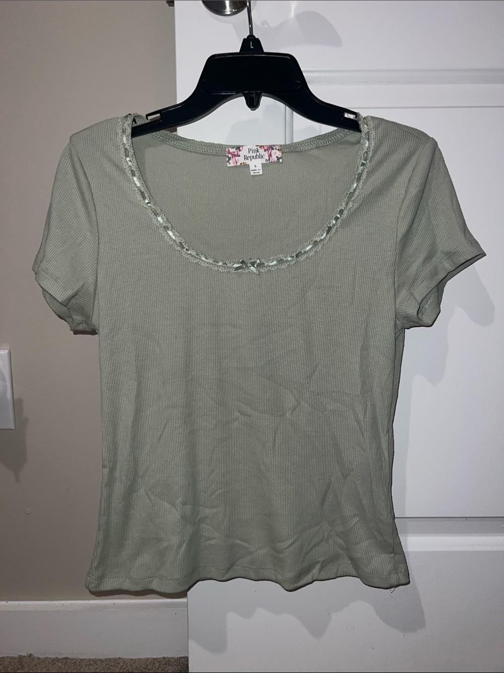 Pink Republic Light Sage Short Sleeve Scoop Neck Tee